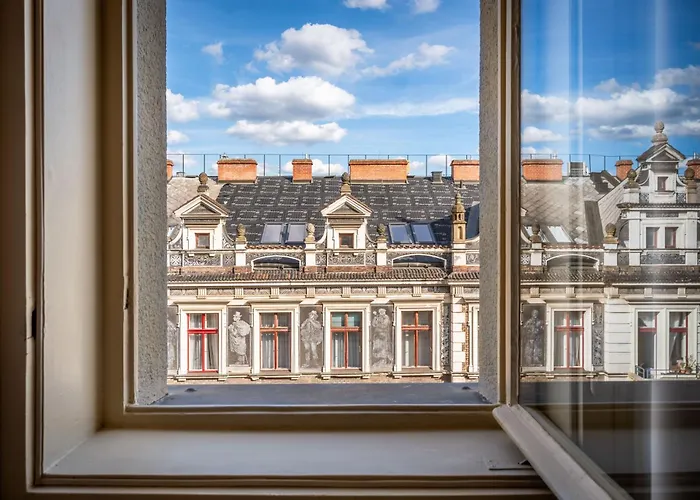 Theatre 9 Apartments By Adrez
